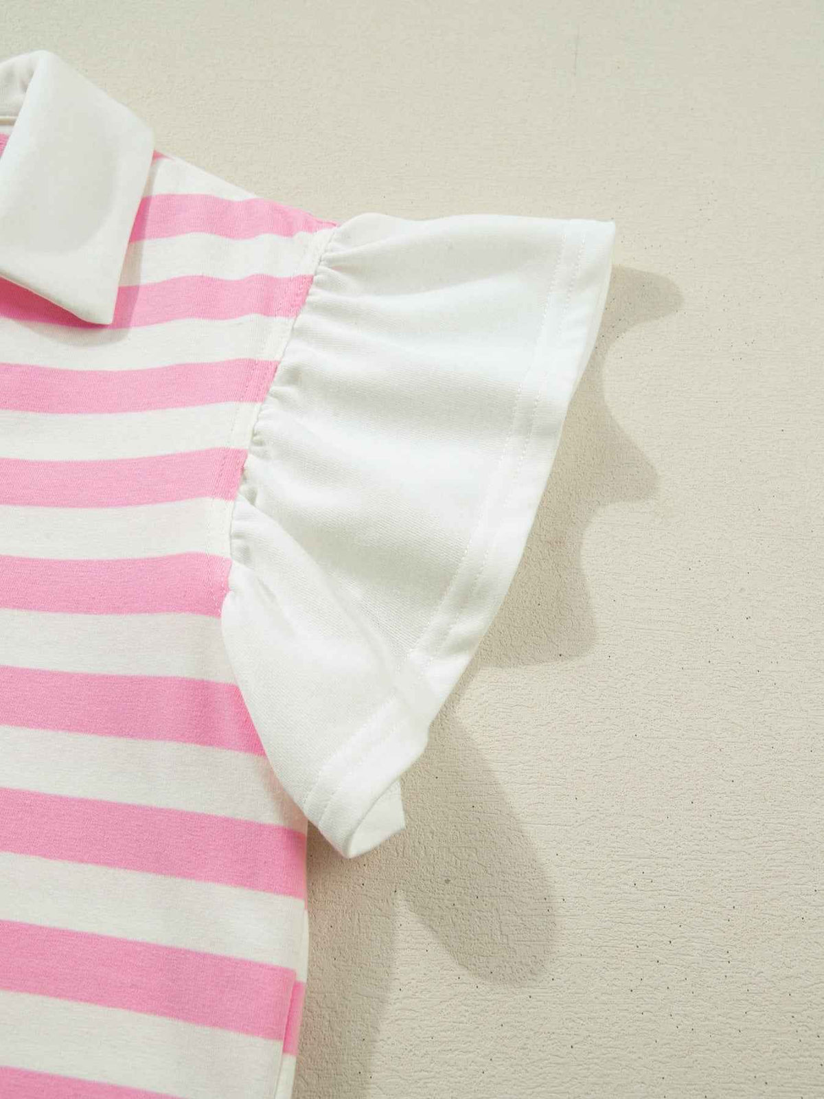 Blouse rayée à manches volantées