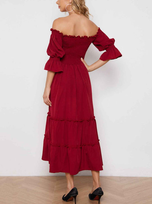 Robe midi smockée à épaules dénudées et ourlet volanté