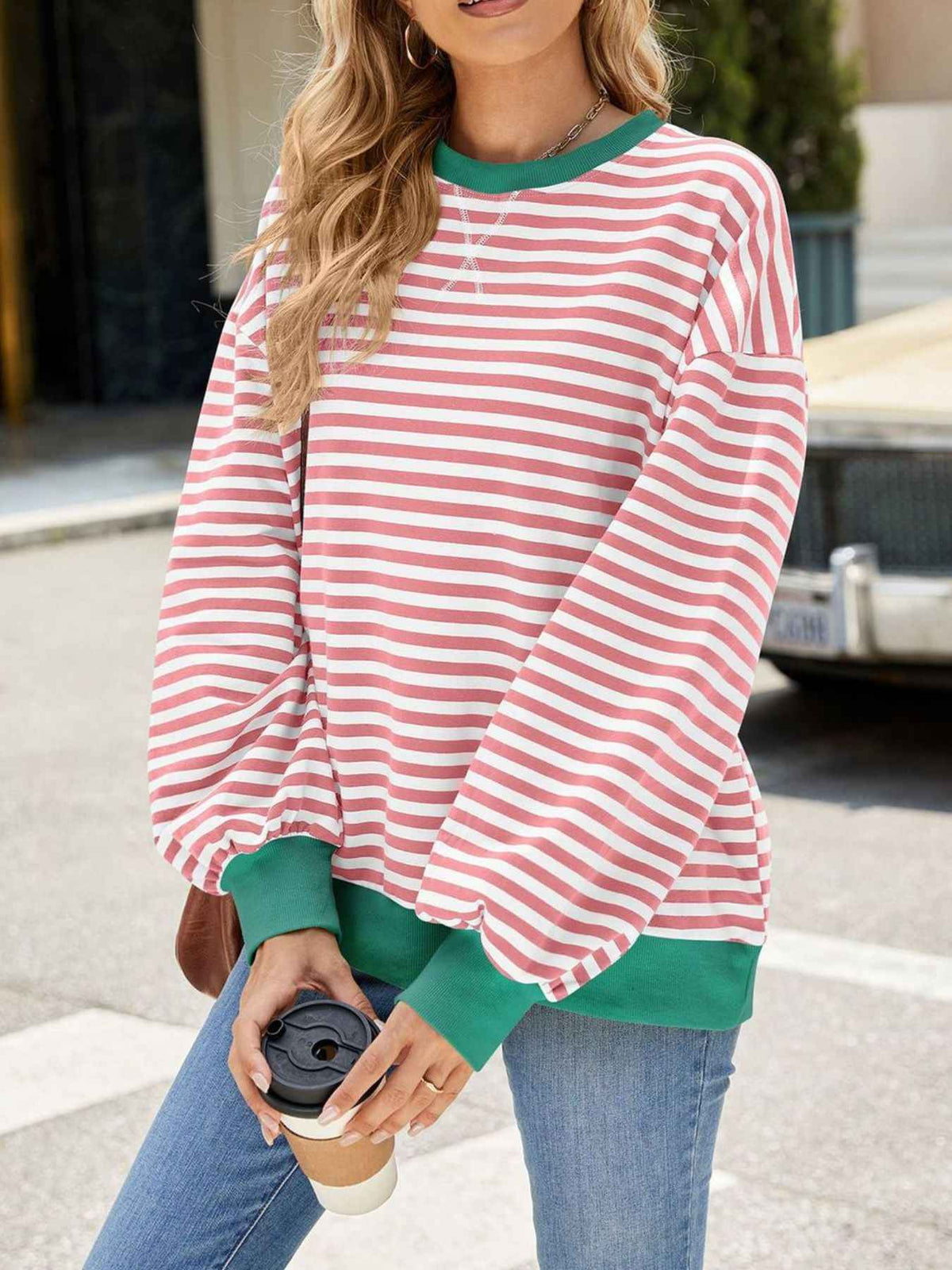 Sweat-shirt rayé à col rond et manches longues
