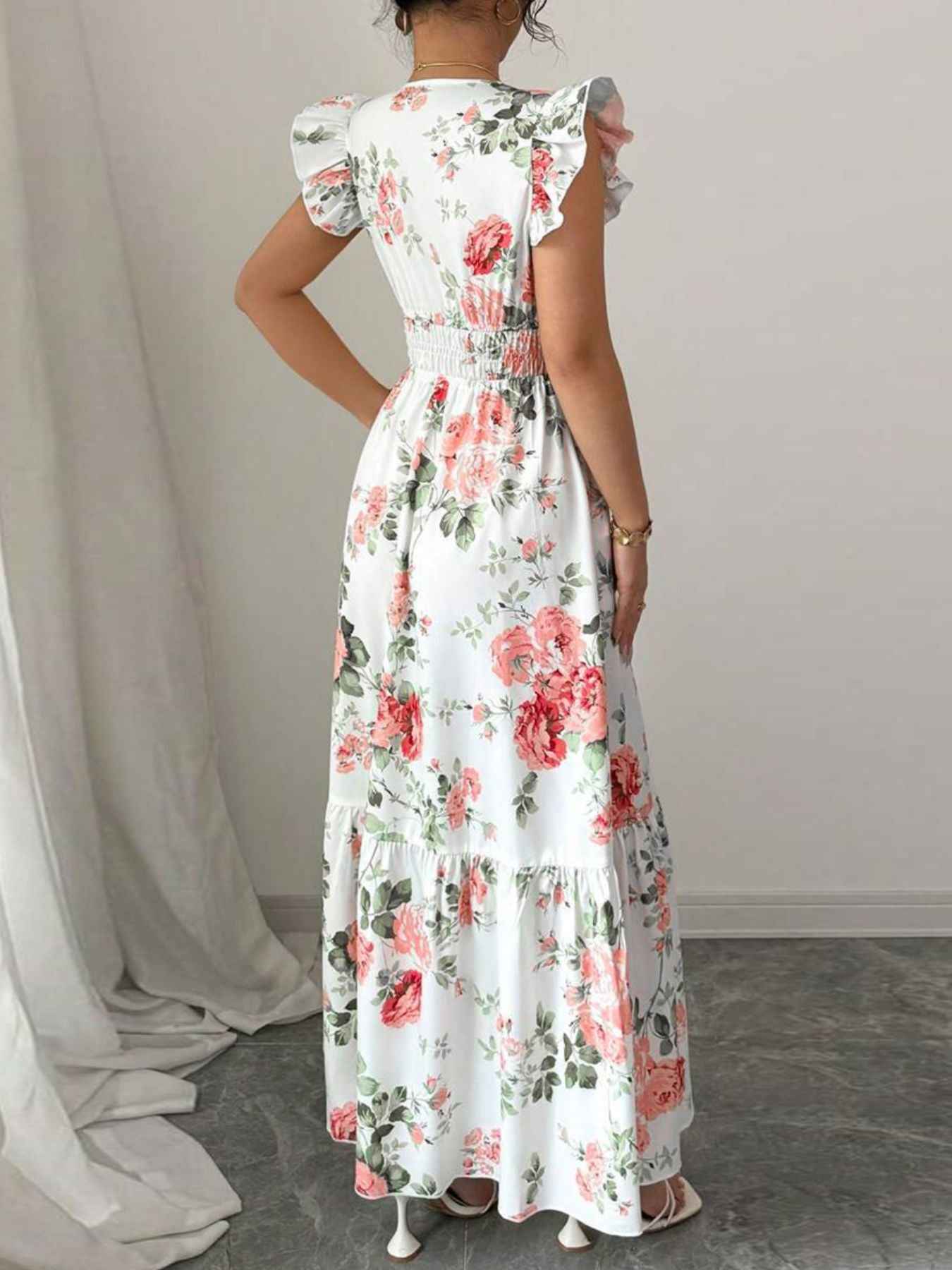 Robe maxi fleurie à volants et étages