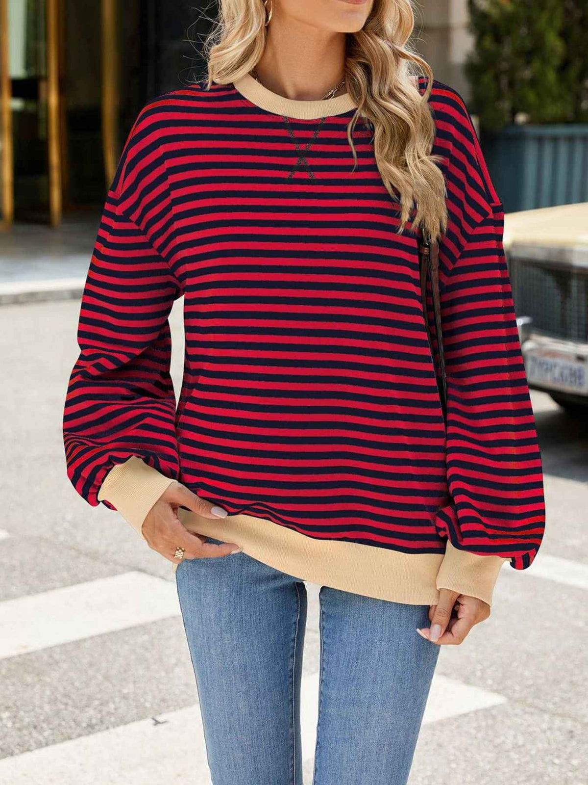 Sweat-shirt rayé à col rond et manches longues