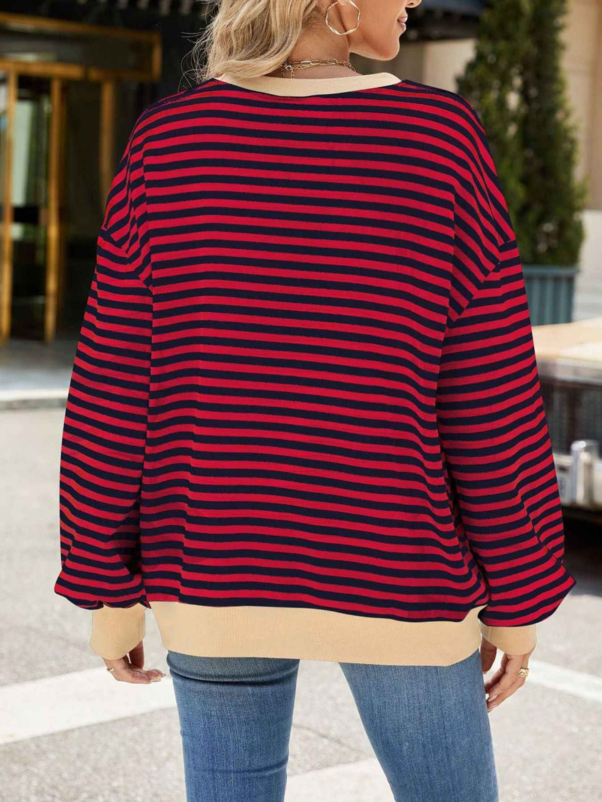 Sweat-shirt rayé à col rond et manches longues