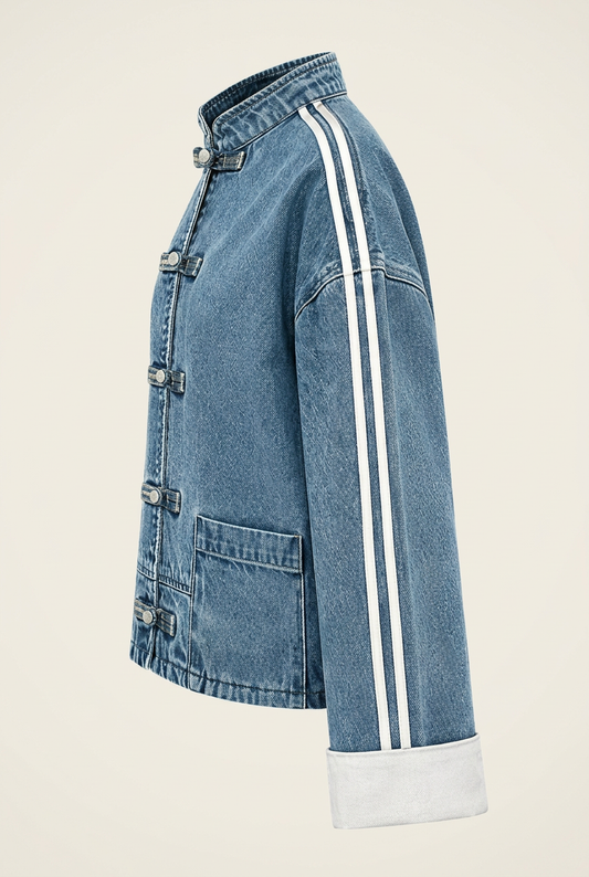 Veste bleue, vue de trois-quarts
