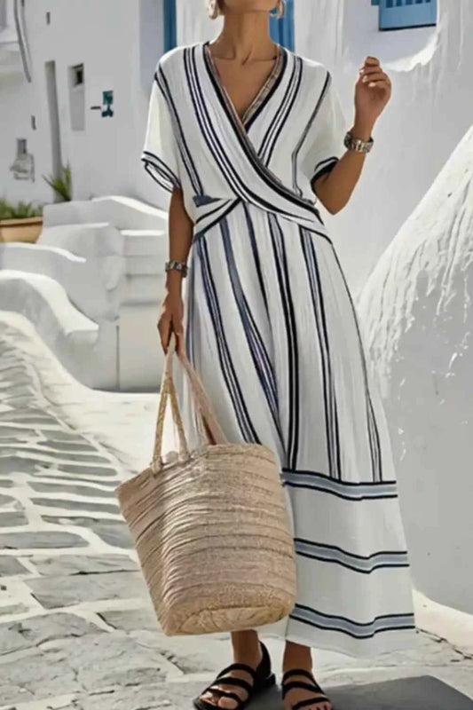 Robe maxi portefeuille rayée à manches courtes