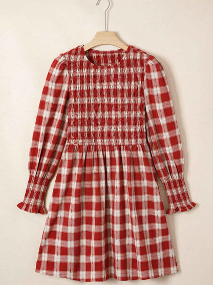 Robe mini smockée à manches bouffantes et imprimé écossais