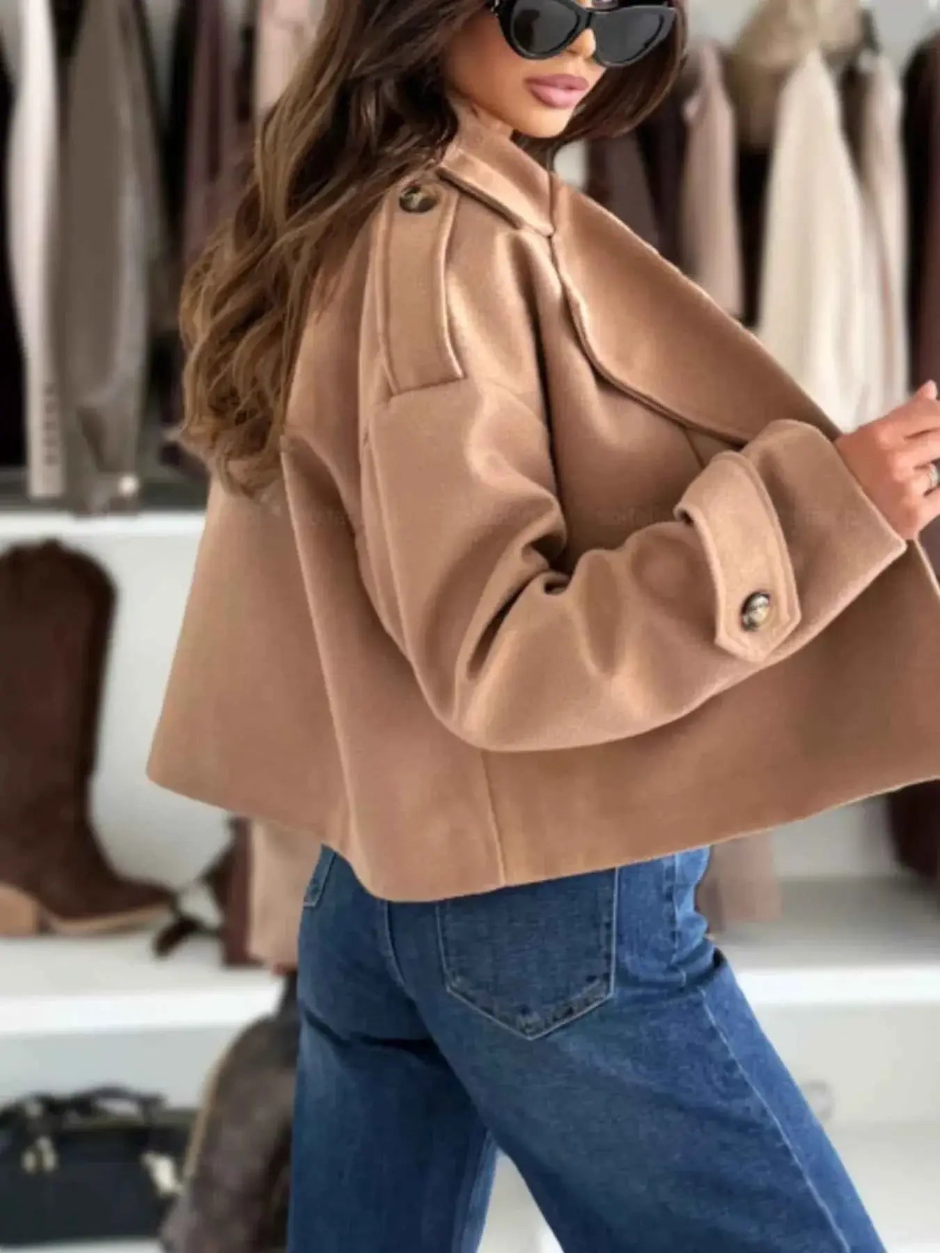 Veste courte croisée à boutons
