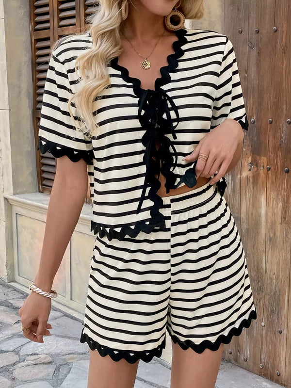 Ensemble deux pièces top rayé noué et short