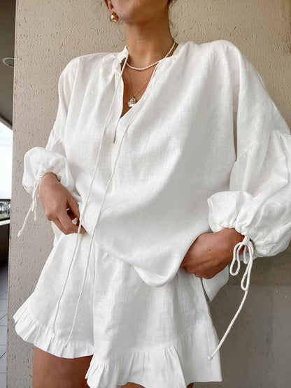 Ensemble deux pièces blouse à col noué et manches ballon avec short