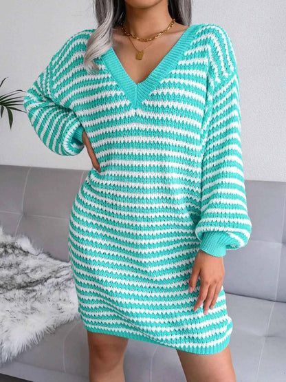Robe pull rayée à col V et manches longues
