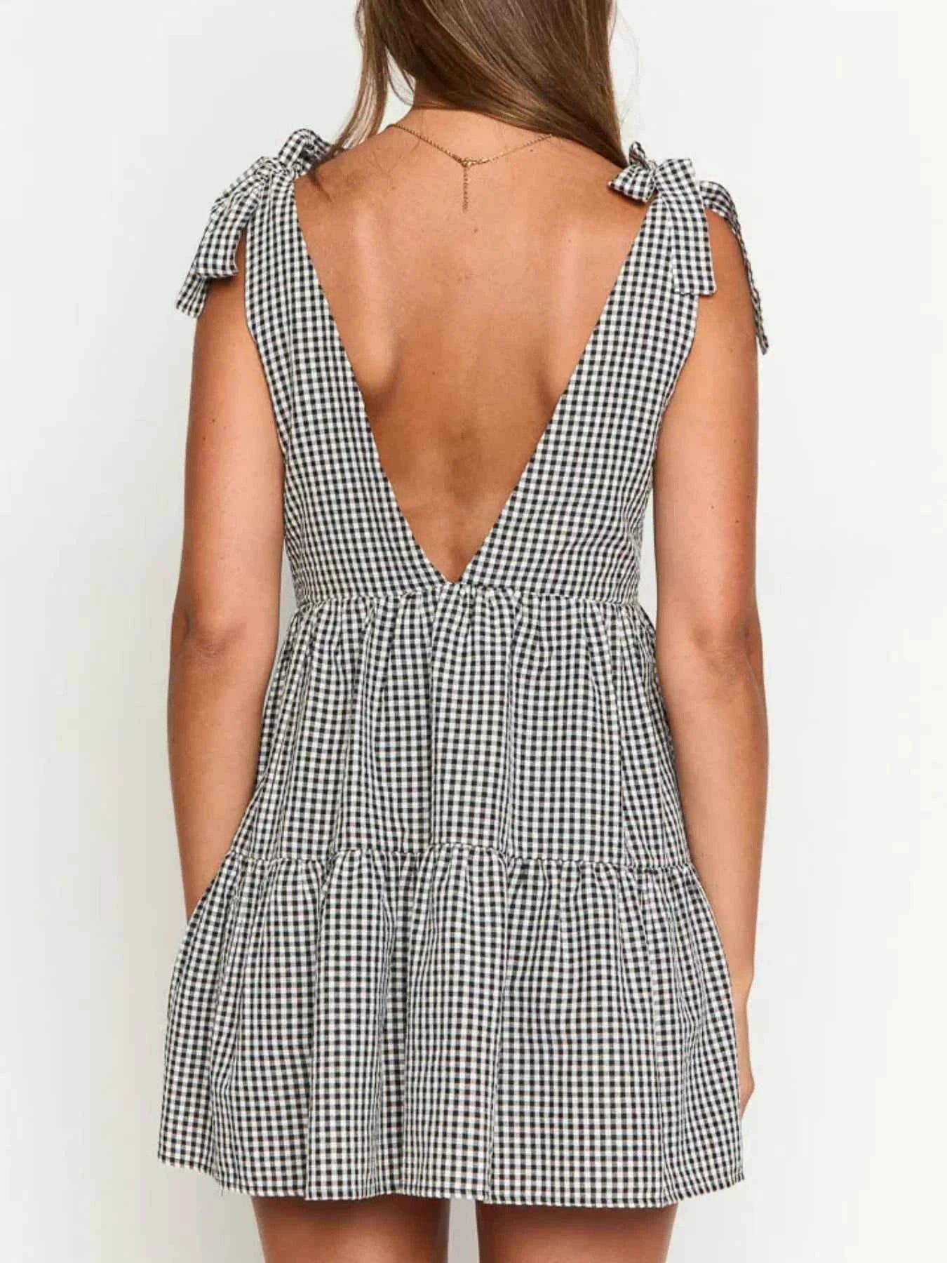 Robe courte vichy à bretelles nouées
