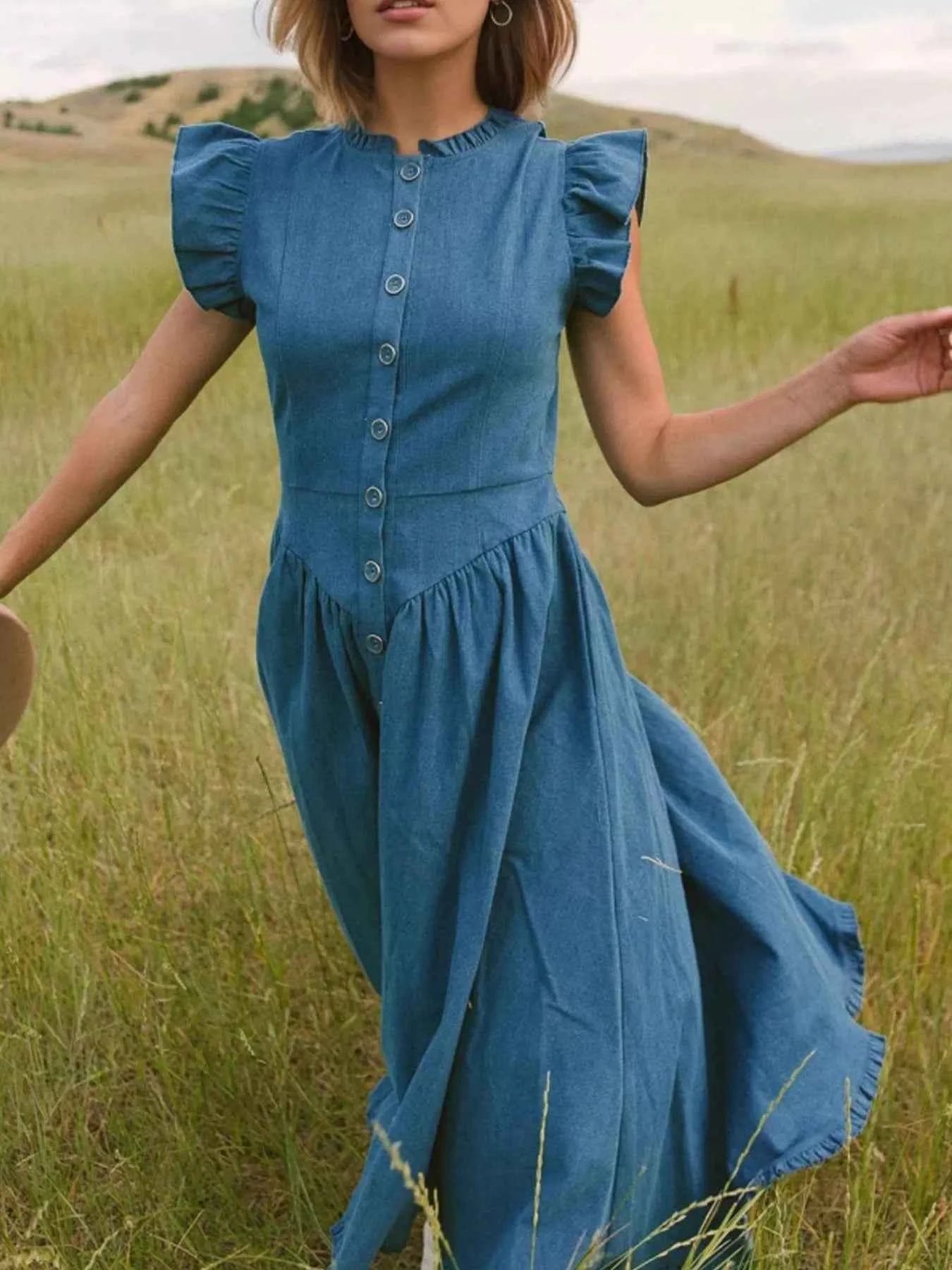 Robe en denim à manches courtes volantées