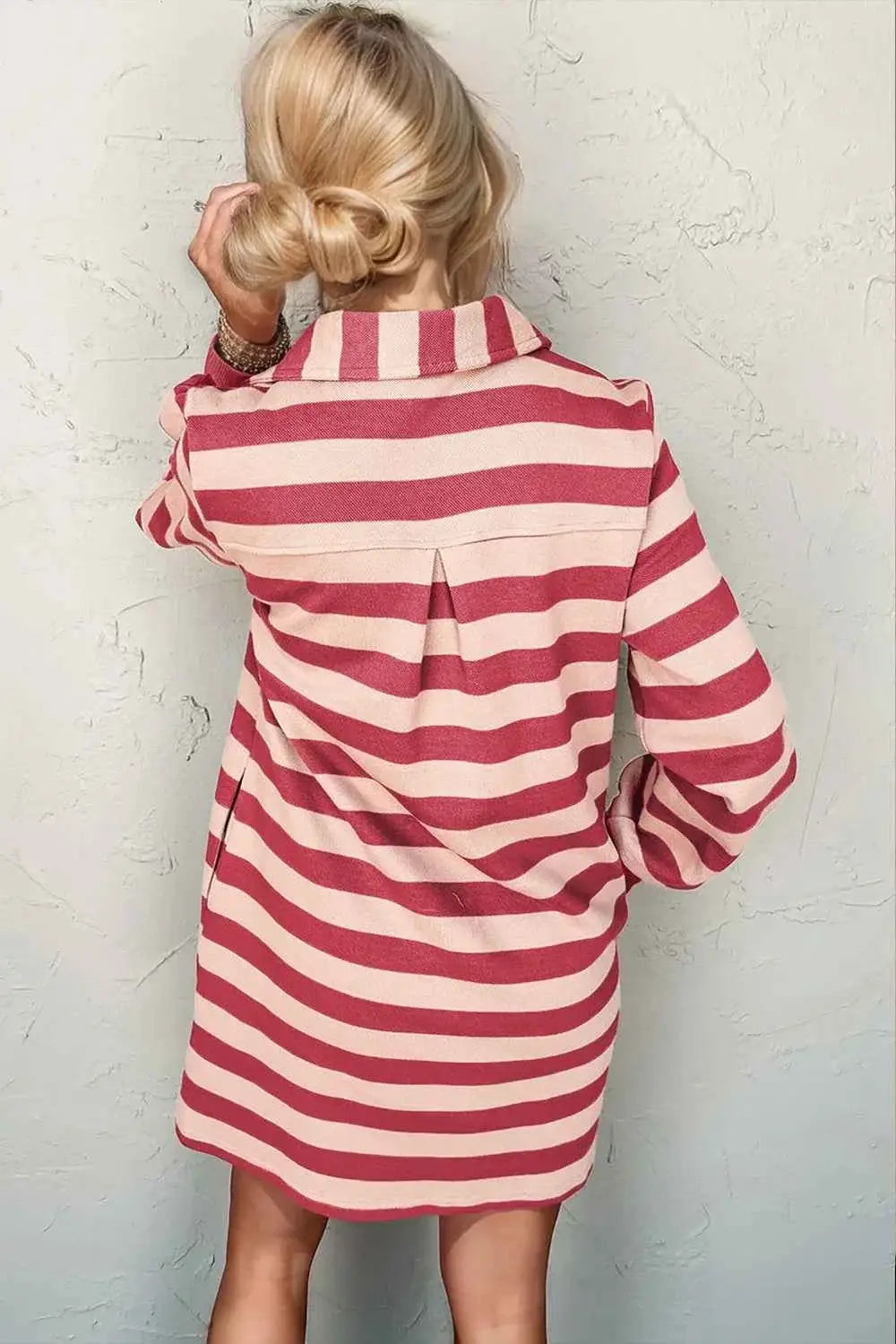 Robe rayée col contrasté manches longues