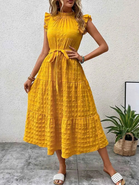 Robe midi à manches courtes, volants et lien à nouer