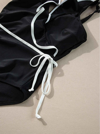 Maillot de bain une pièce col V à volants
