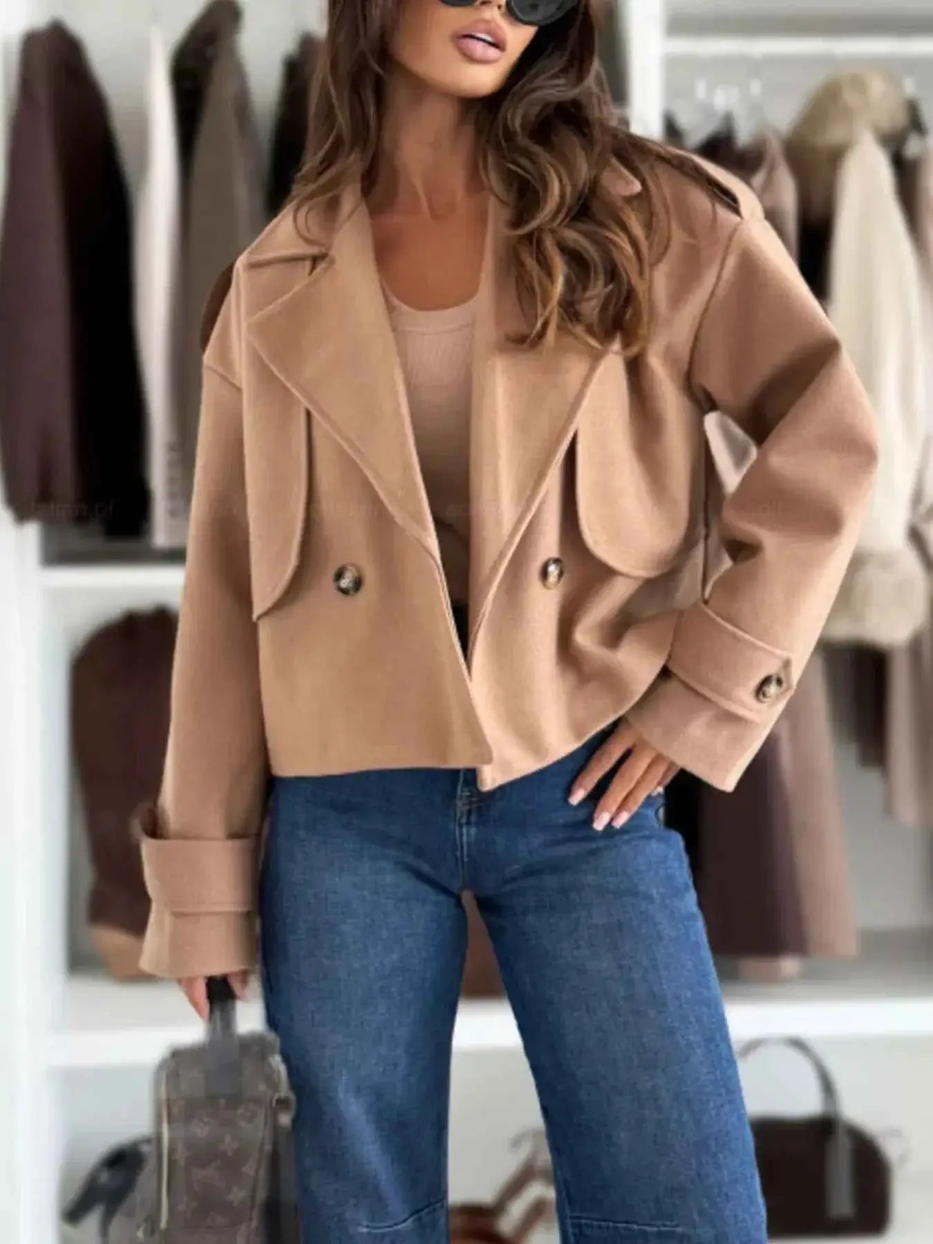 Veste courte croisée à boutons