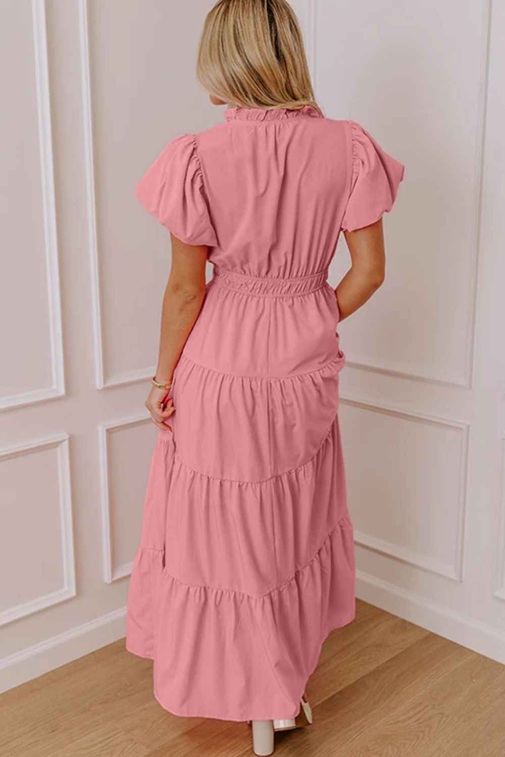 Robe maxi à volants étagés et manches bouffantes