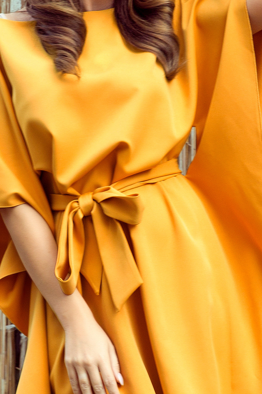 Robe papillon avec ceinture coloris miel — modèle Sofia