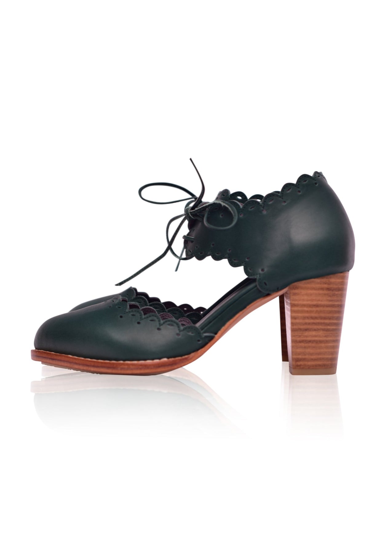 Escarpins en cuir bords festonnés talon carré bois — Dance Queen