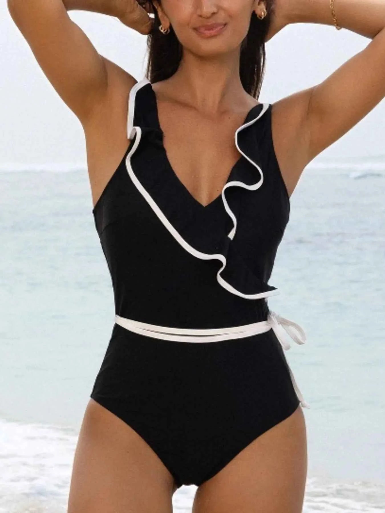 Maillot de bain une pièce col V à volants