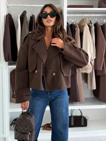 Veste courte croisée à boutons