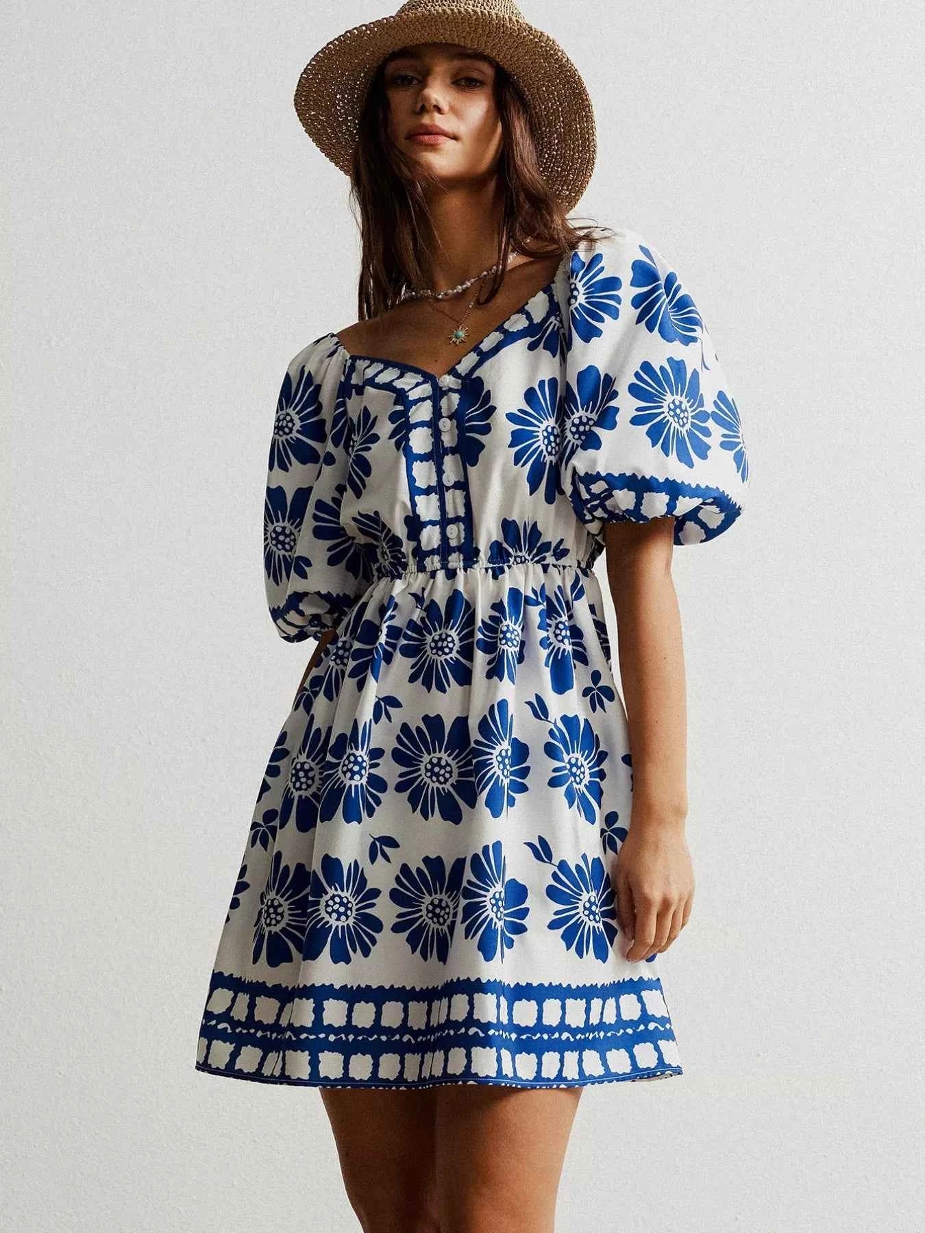 Robe courte à imprimé floral et manches bouffantes