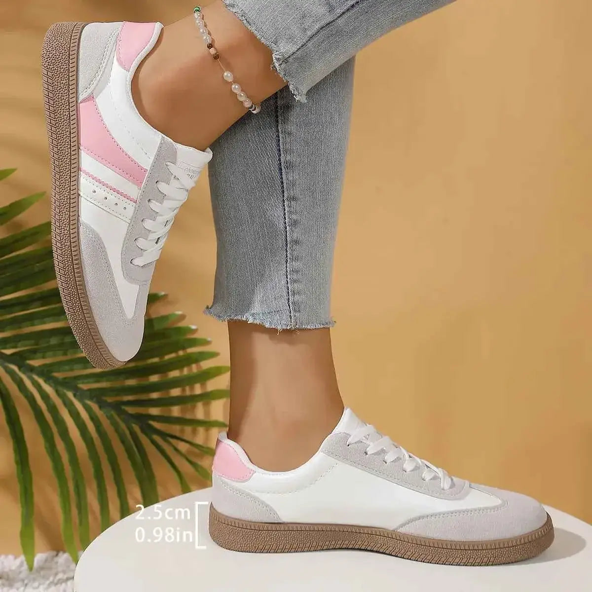 Sneakers à lacets bout rond