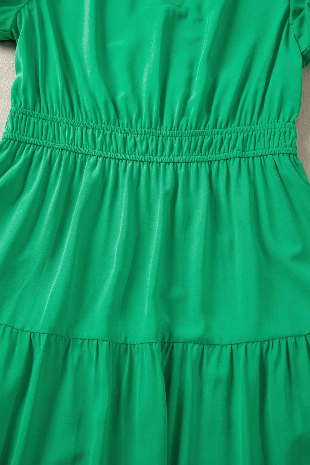 Robe maxi à volants étagés et manches bouffantes