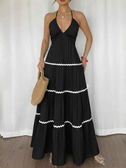 Robe maxi plissée à col halter avec détails froncés