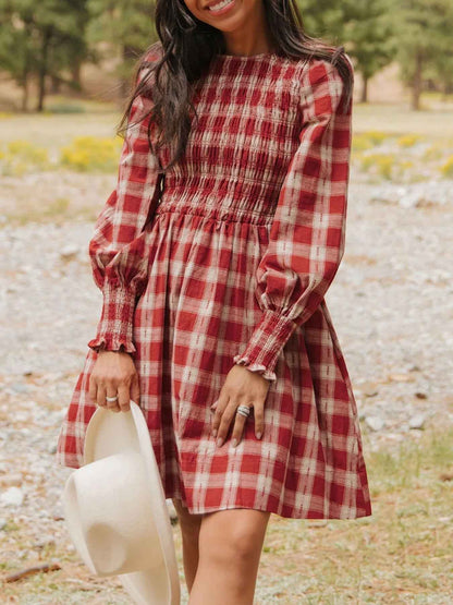 Robe mini smockée à manches bouffantes et imprimé écossais