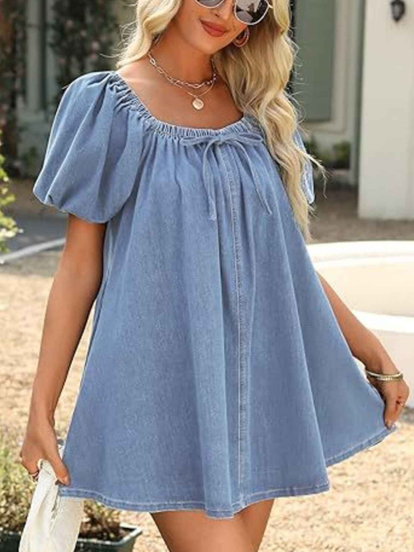Robe en jean épaules dénudées avec lien à nouer
