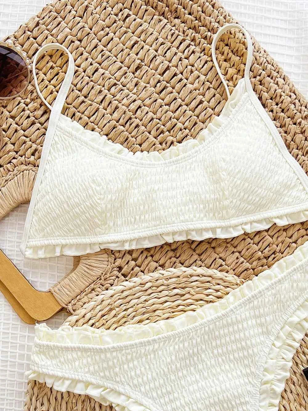 Bikini deux pièces à bretelles fines et volants texturés