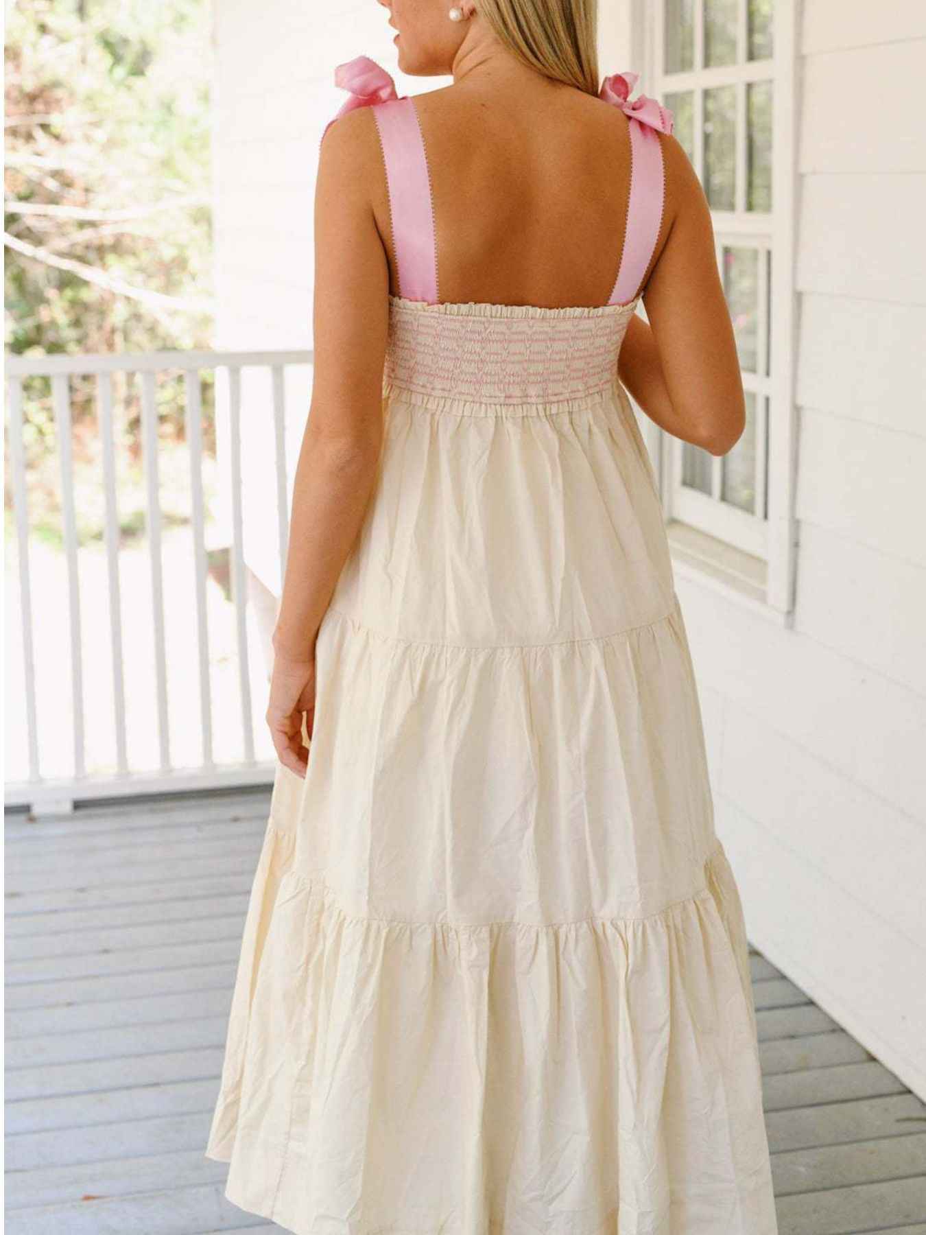 Robe midi à bretelles nouées, fronces et smocks