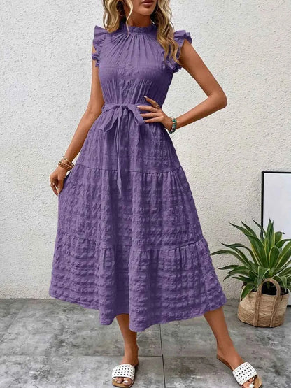 Robe midi à manches courtes, volants et lien à nouer