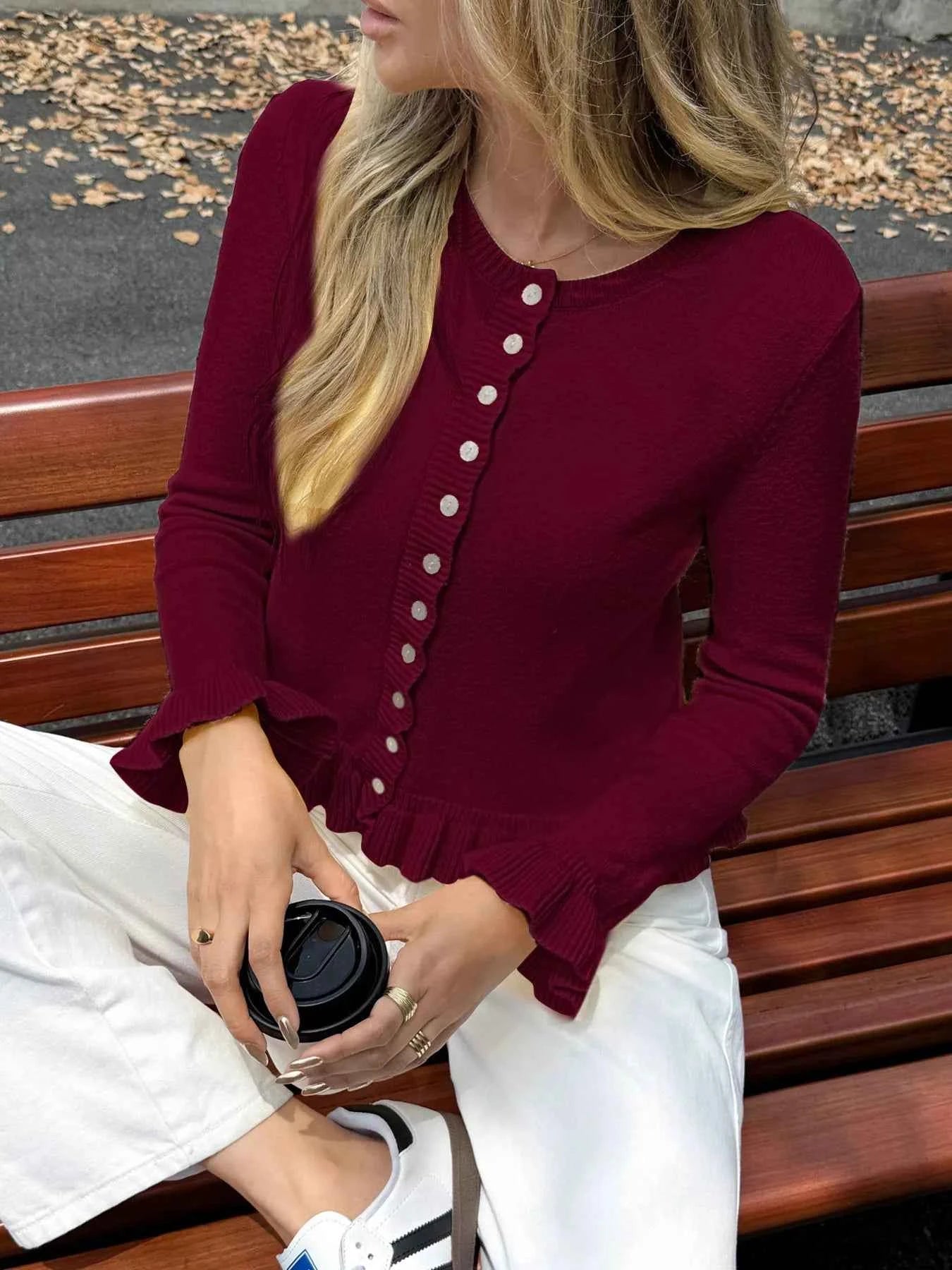 Cardigan en maille boutonné à volants