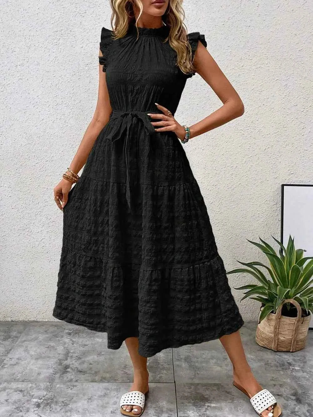 Robe midi à manches courtes, volants et lien à nouer