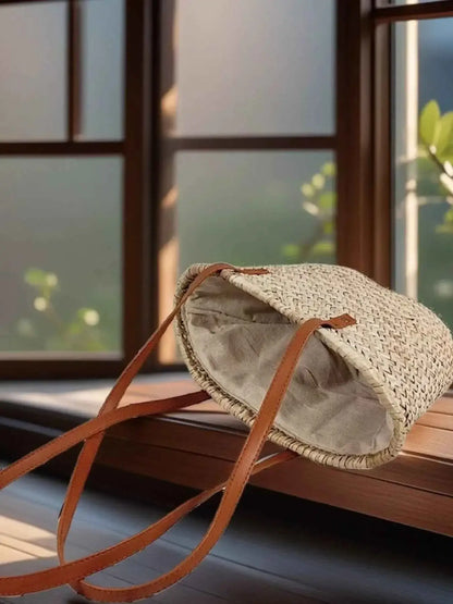 Sac à épaule en paille tressée et accents cuir