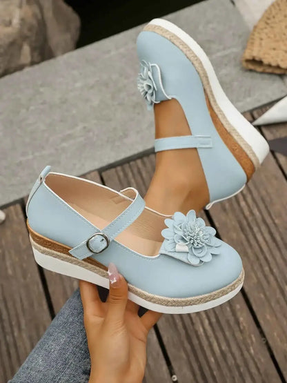 Mary Jane ornées de fleurs à talon bas