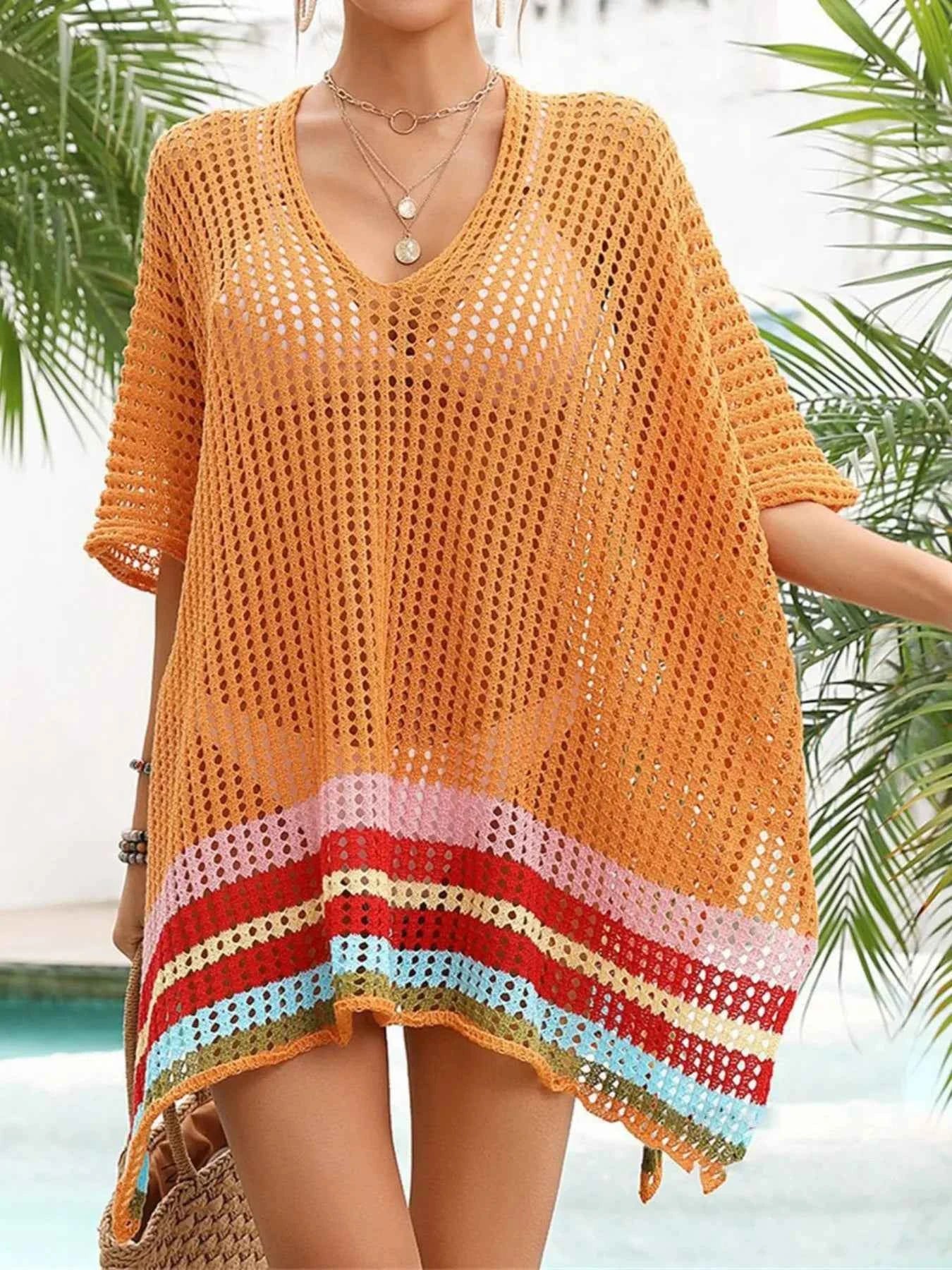 Robe cache-maillot col V en crochet ajouré
