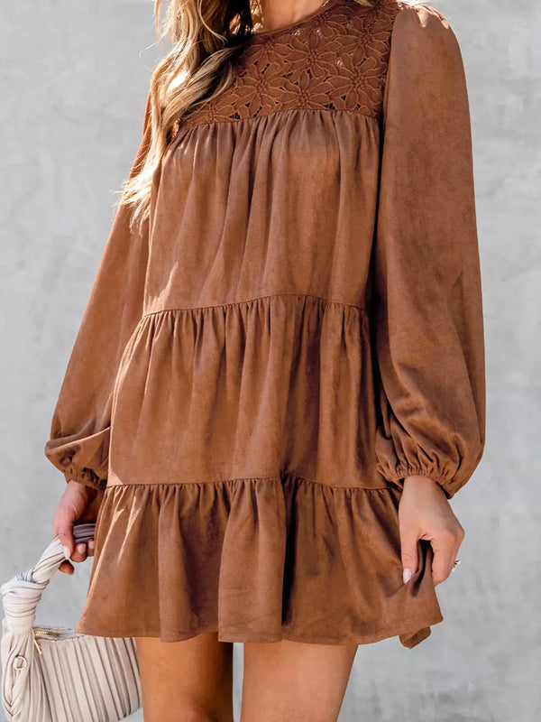 Robe mini caramel empiècement broderie anglaise ajourée volants étagés manches bouffantes