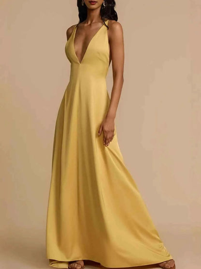 Robe maxi col V profond, dos nu et croisé dans le dos