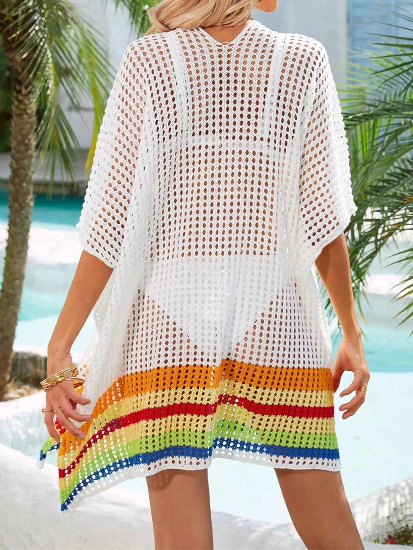 Robe cache-maillot col V en crochet ajouré