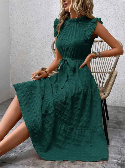 Robe midi à manches courtes, volants et lien à nouer