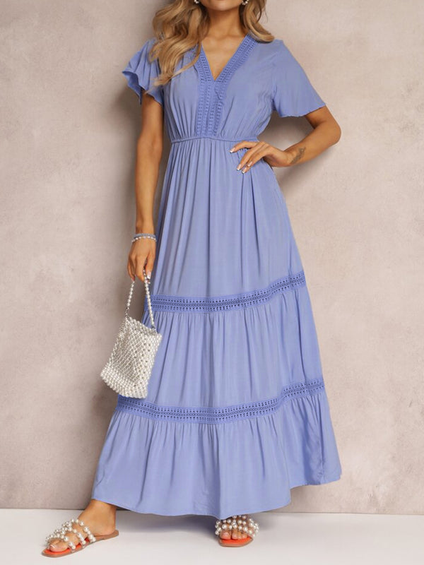 Robe longue col V à manches courtes froncée et dentelle