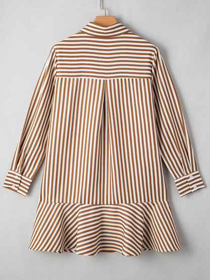 Robe chemise rayée à ourlet volanté avec boutons