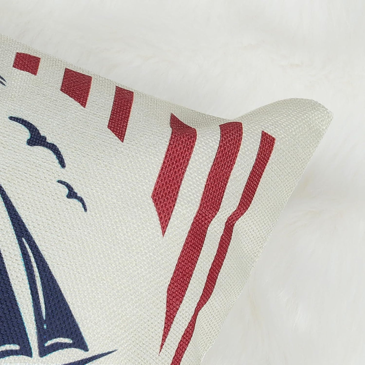 Lot de quatre housses de coussin bateau, ancre, barre et phare
