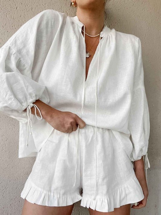 Ensemble deux pièces blouse à col noué et manches ballon avec short