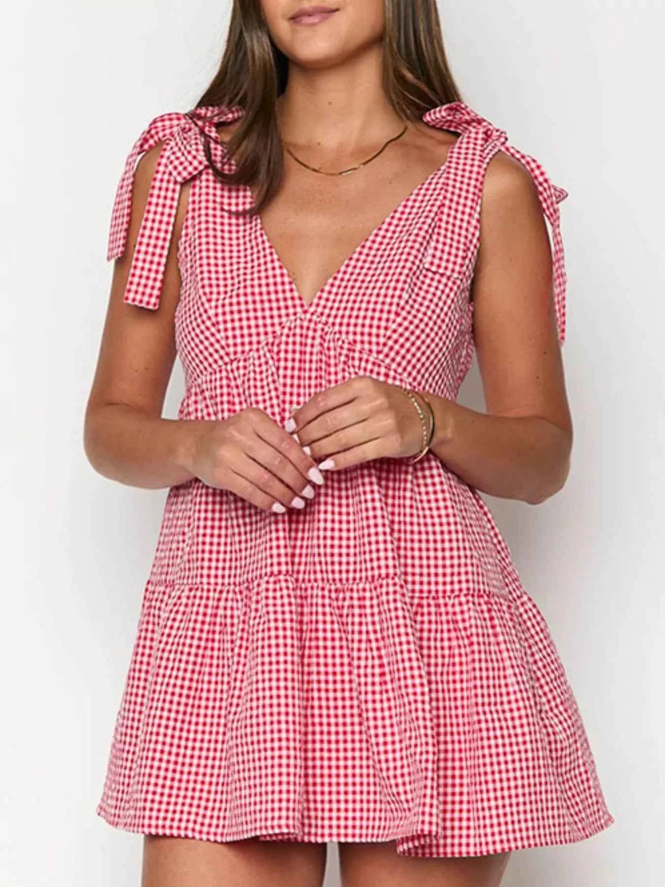 Robe courte vichy à bretelles nouées