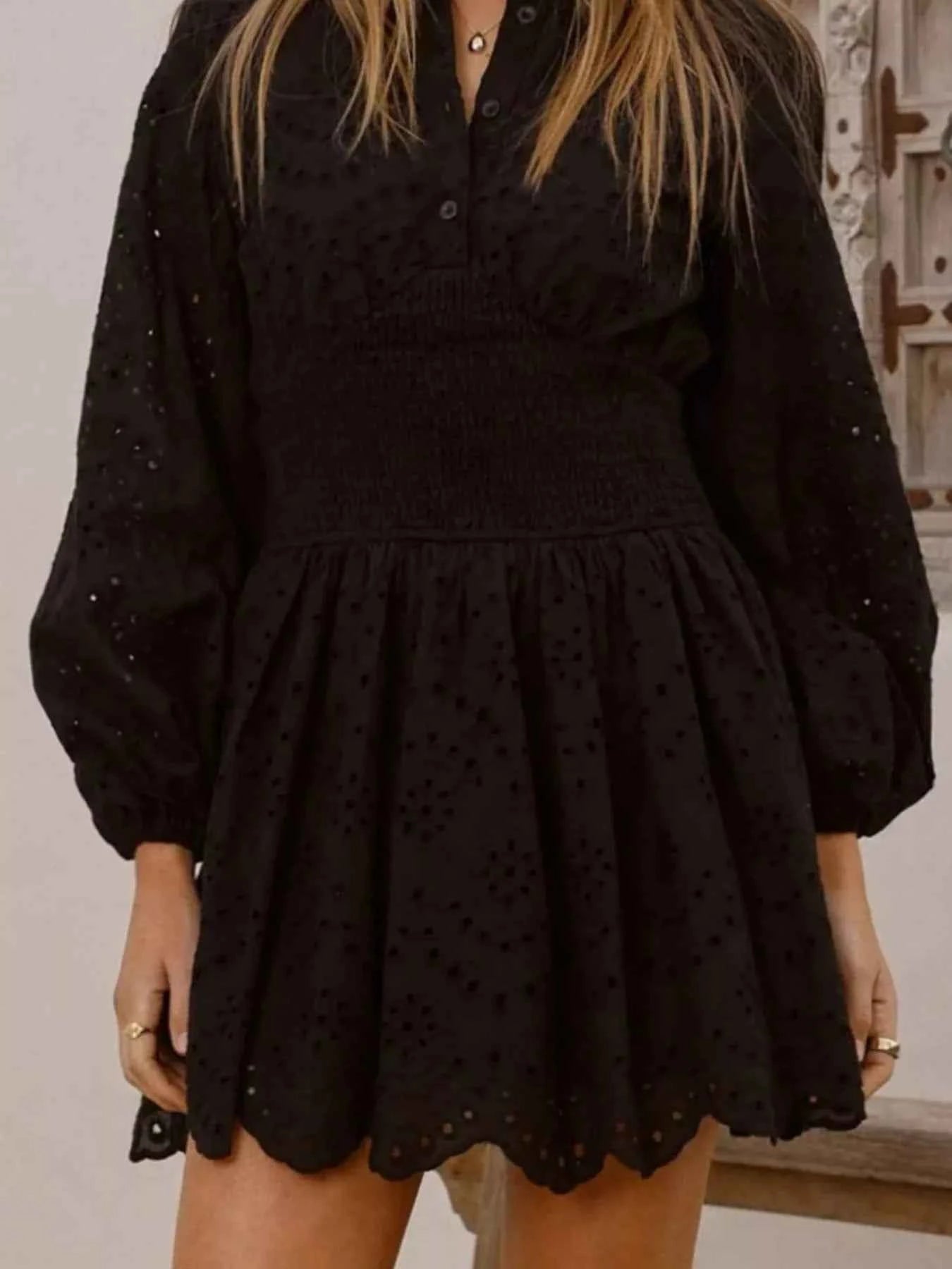Robe mini à manches ballon et broderie anglaise