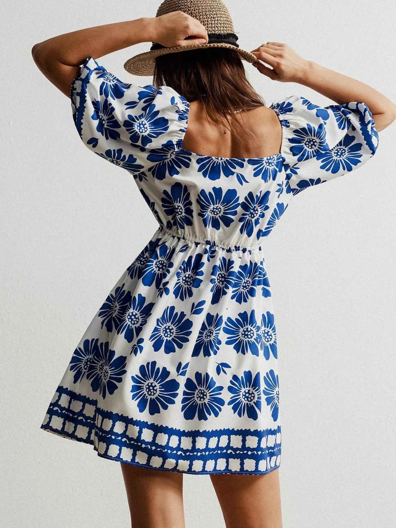 Robe courte à imprimé floral et manches bouffantes