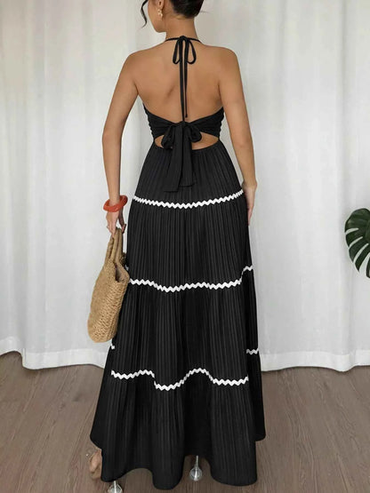 Robe maxi plissée à col halter avec détails froncés